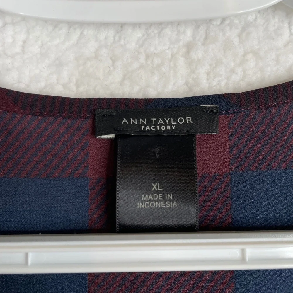 Ann Taylor Factory Burgundy Navy Buffalo Plaid Ruffle Pintuck Blouse XL Womens